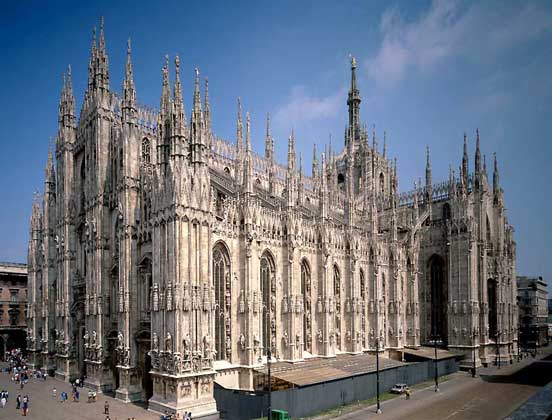 СОБОР (ДУОМО) в Милане (1386-1856)