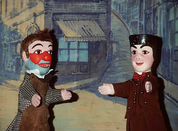 ФРАНЦУЗСКАЯ КУКЛА ГИНЬОЛЬ. Лионский театр кукол, где в 1804-1808 Л. Мурге создал эту маску.