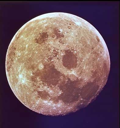 ЛУНА, фотоснимок с космического корабля Аполлон.
