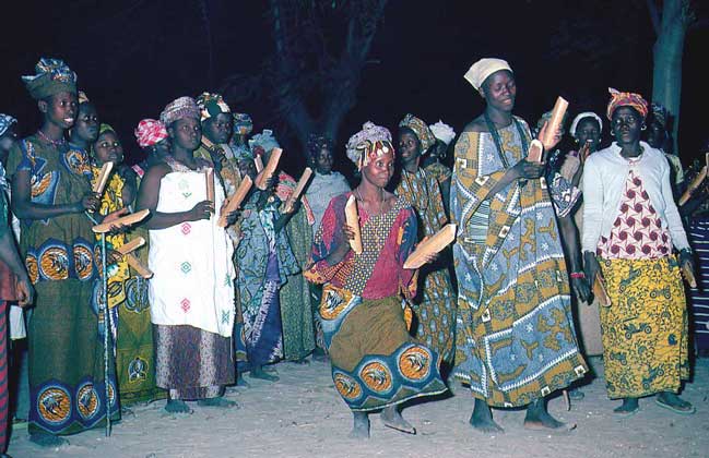 ТРАДИЦИОННЫЙ ТАНЕЦ народа диола (Сенегал)
