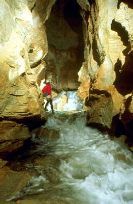 Подземная река. Пещеры Большого Каньона. США.
