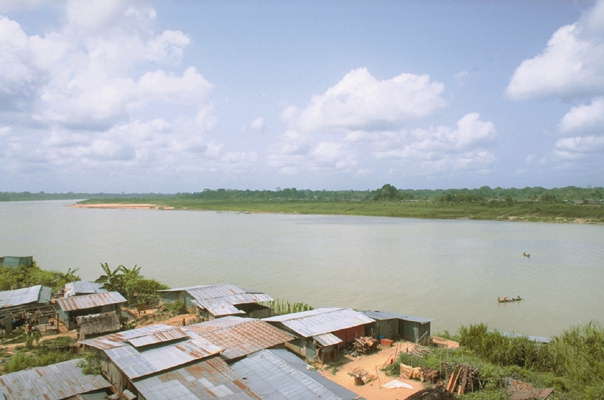 Канал в засушливом районе Гумел. Штат Кано, Нигерия.