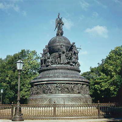 Новгород. Памятник Тысячелетие России.