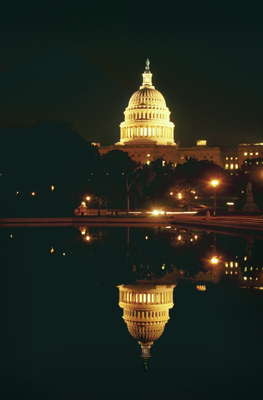 Вашингтон. Капитолий ночью.