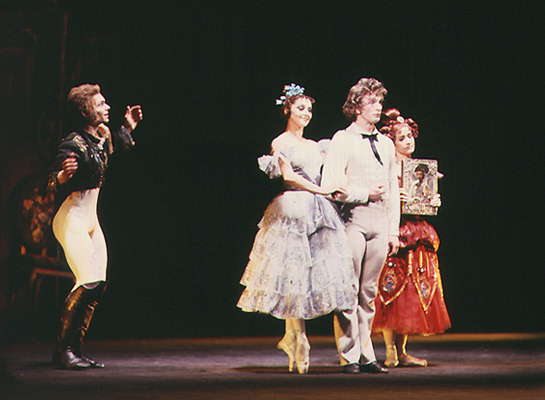 Сцена из балета Ревизор в постановке Олега Виноградова.