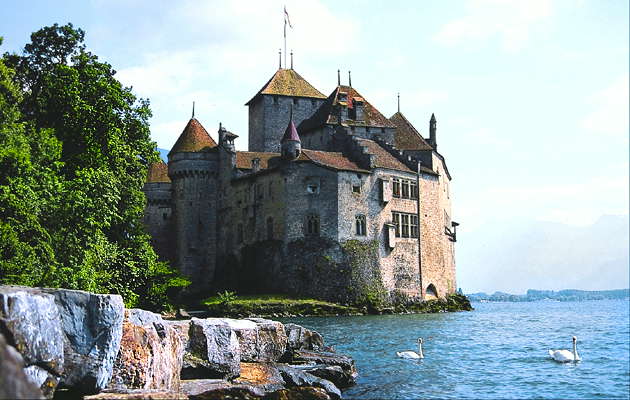 Женева. Замок Шилон на озере Женева.