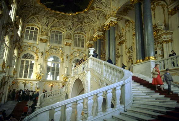Зимний дворец: парадная лестница. Архитектор Ф.-Б. Растрелли.