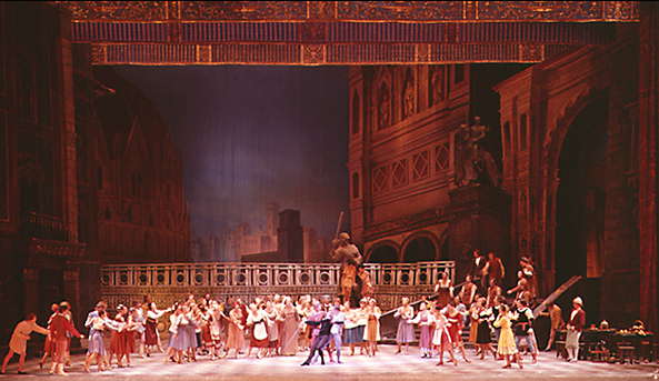 Сцена поединка Тибальда и Меркуцио в балета Ромео и Джульетта в постановке Леонида Лавровского.
