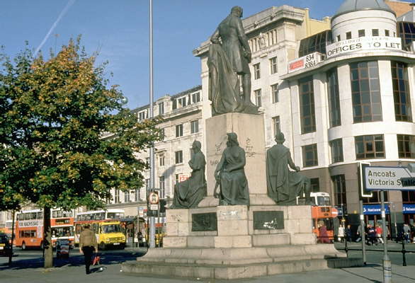 Манчестер. Памятник герцогу Веллингтону.