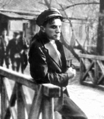 Владимир Владимирович Маяковский (кадр из фильма Барышня и хулиган).