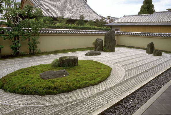 Япония, Киото. Знаменитый сад Дзен.