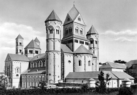 Церковь монастыря Мария Лах (Германия).1093-1156.