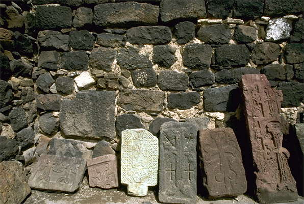 Древние камни. Церковь на озере Севан.
