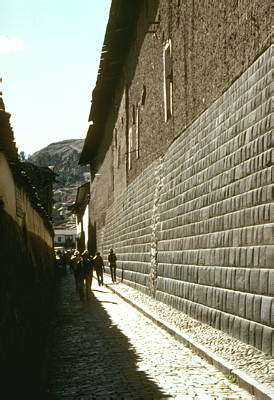 Работа по камню времен империи инков. Куско. Перу.