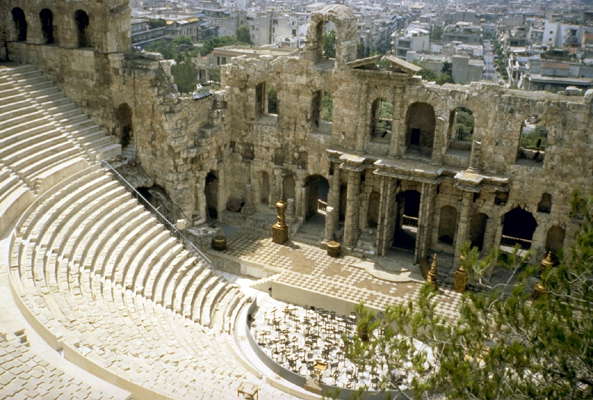 Руины древнегреческого театра. Афинский Акрополь.