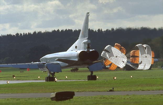 Самолёт Ту-22М. Посадка.