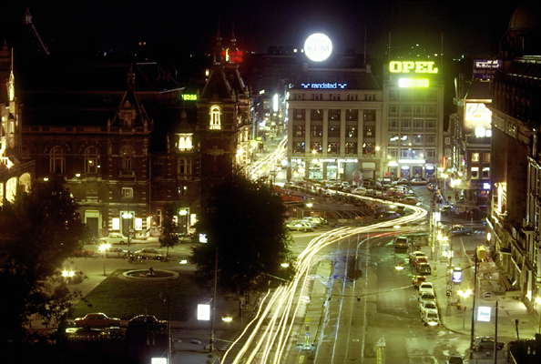 Амстердам ночью.