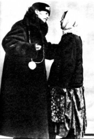 Петербургский дворник с женой. Фото. 1912