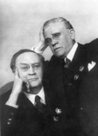 И. М. Москвин (справа) и В. И. Качалов. 1938