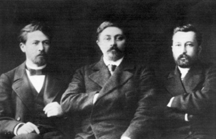 И. Н. Потапенко (справа) с А. П. Чеховым (слева) и Д. Н. Маминым-Сибиряком. 1895