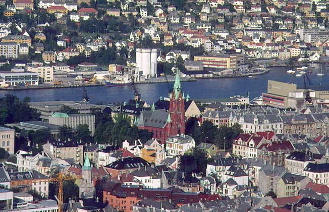 БЕРГЕН - главный порт Норвегии на побережье Атлантического океана