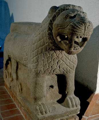 СТОРОЖ ВОРОТ, скульптура льва, образец неохеттской культуры 9 в. до н.э.