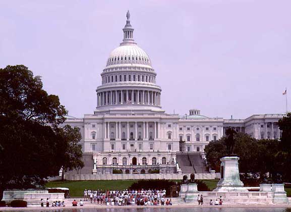 КАПИТОЛИЙ, место заседаний Конгресса Соединенных Штатов (Вашингтон)