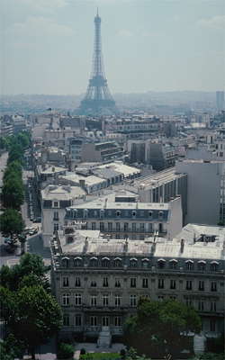 Панорама Парижа; Эйфелева башня.