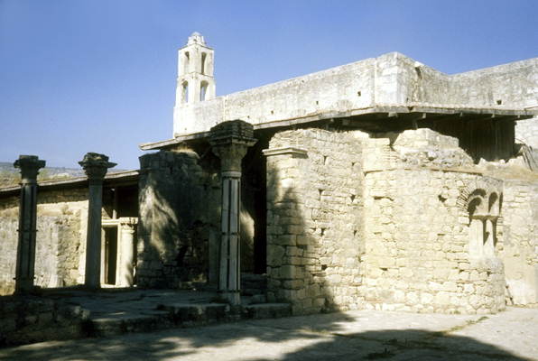 Церковь, в которой похоронен Николай Чудотворец. Демра, Турция.