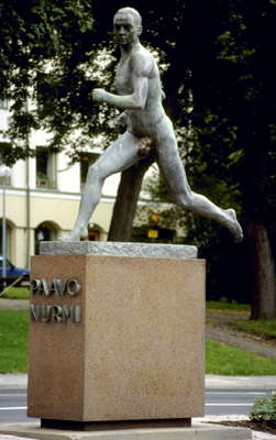 Памятник Пааво Нурми. Турку, Финляндия.