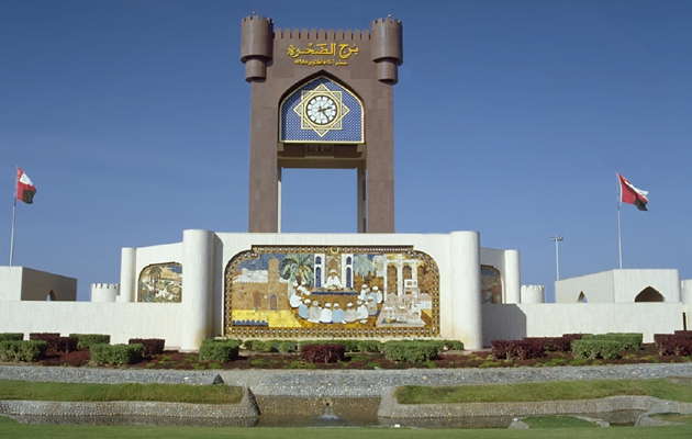 Оман. Монумент Сторожевая башня.