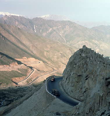 Азия. Панорама хр. Гиндукуш на севере Афганистана.