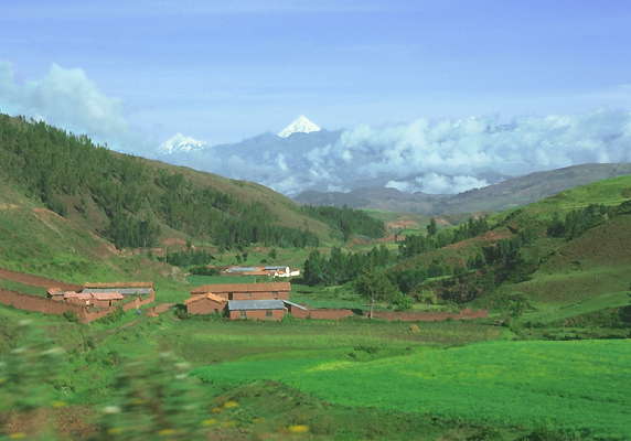 Анды. Долина в Кордильере-Реаль. Боливия.