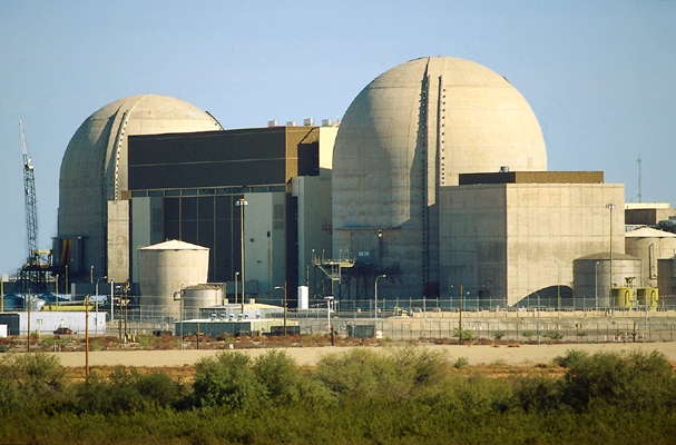 Атомная электростанция в Пало Верде. Аризона, США.