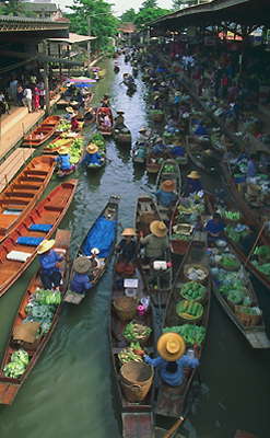 Плавучий рынок в Бангкоке.