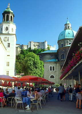 Бельведер. (Надстройка башни слева). Зальцбург.