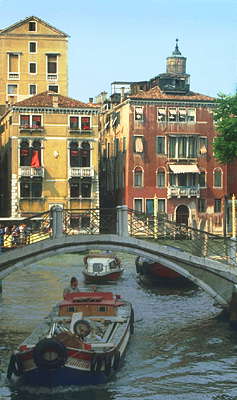 Венеция. Лодки на канале.