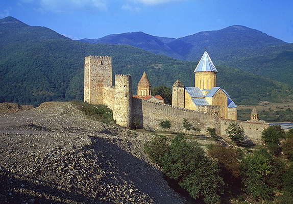 Грузия. Замок-крепость Анаури.