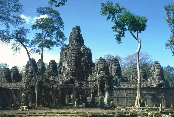 Полуостров Индокитай. Древний храм в Камбодже.