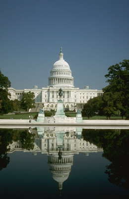 Здание Капитолия в Вашингтоне.