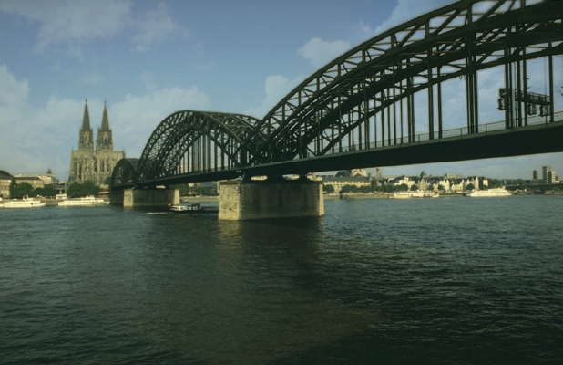Кёльн. Мост через Рейн.