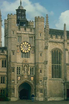 Кембридж. Башня с часами колледжа Тринити (Троицы).