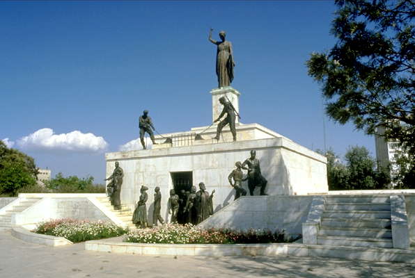 Кипр, Никосия. Монумент Свободы.