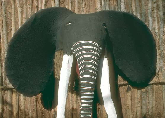Африканская маска слона, Зимбабве.