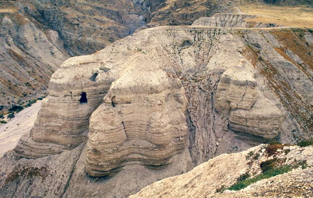 Кумранские пещеры, в которых были найдены рукописи.