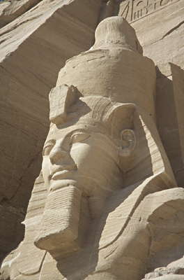 Скульптурное изображение Рамсеса II. Египет.