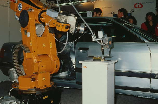 Робот. Промышленная выставка в Ганновере.