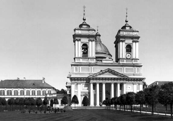 И.Е. Старов. Троицкий собор (1776-90) Александро-Невской лавры в Санкт-Петербурге.