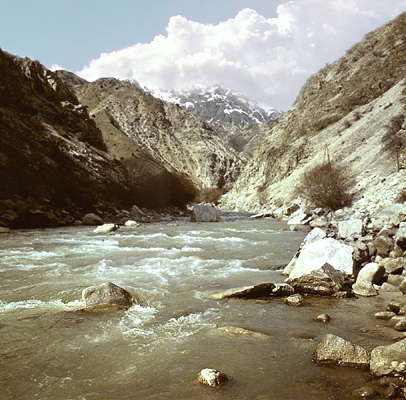 Таджикистан. Варзобское ущелье.