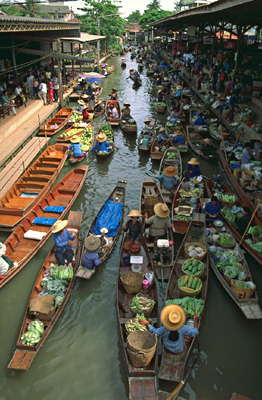 Рынок на воде близ Бангкока. Таиланд.